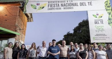 Campo Viera (Ctes.): El gobernador Passalacqua recorrió la 35° Fiesta Nacional del Té