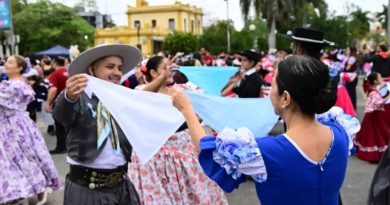 Formosa: La capital celebró el 25 de Mayo con el Baile Colectivo «Gato Patriótico»