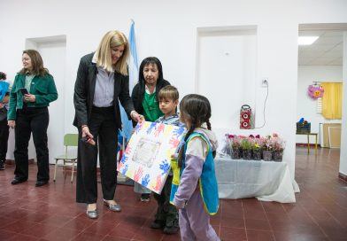 Paraná (ER): La intendenta Romero anunció la continuidad de las salitas de 3 años